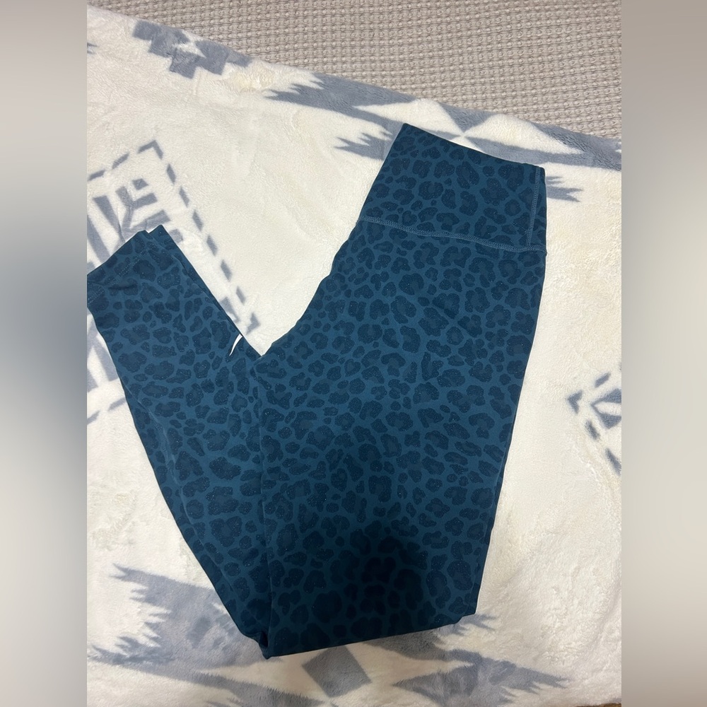 Women’s Nike, glittery leggings - Picture 2 of 3